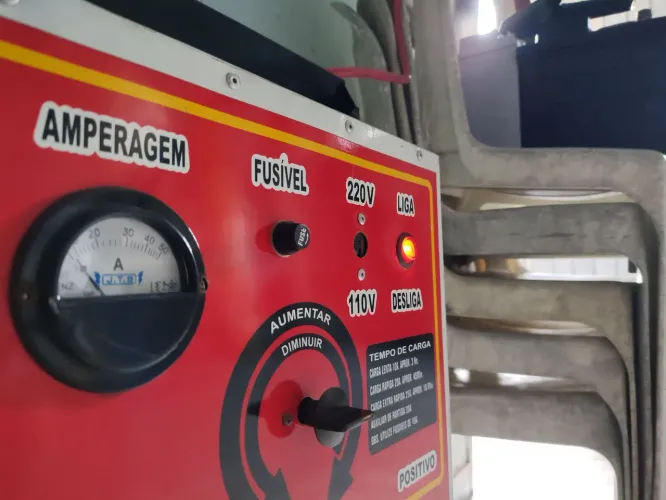 Recarregador Baterias 50 amperes JTS
