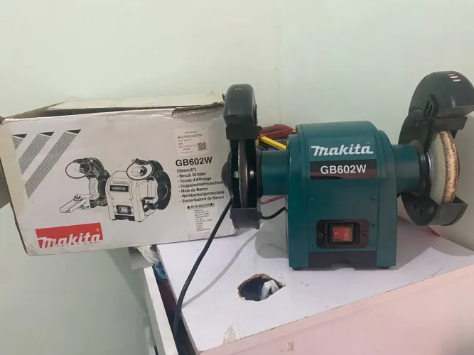 Vendo Makita Semi Nova Excelente Estado