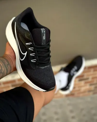 Nike Zoom Pegasus 39 - Preto e Branco
