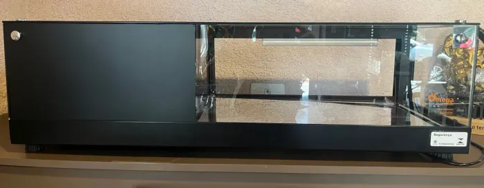 Vitrine Expositora para Loja - Omega