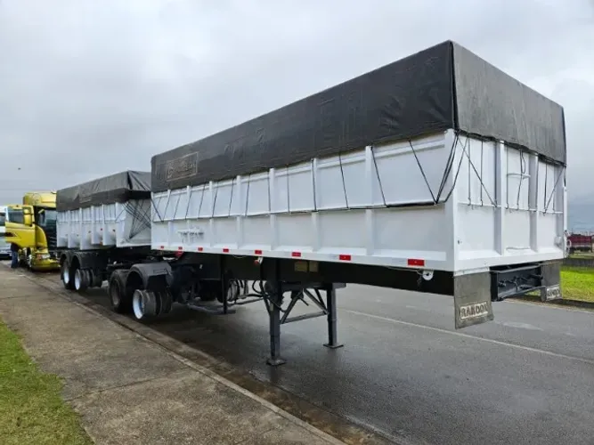 Bicaçamba Randon Ano 2010 Pronta Entrega 20m³ Cada Caixote Sem pneus Roda Raiada