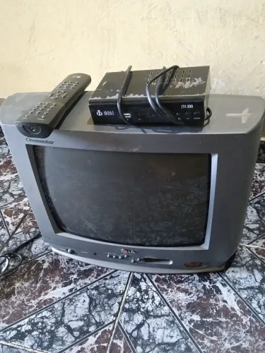 Vendo uma tv LG de 14 polegadas