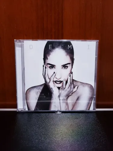 Cd Demi Lovato