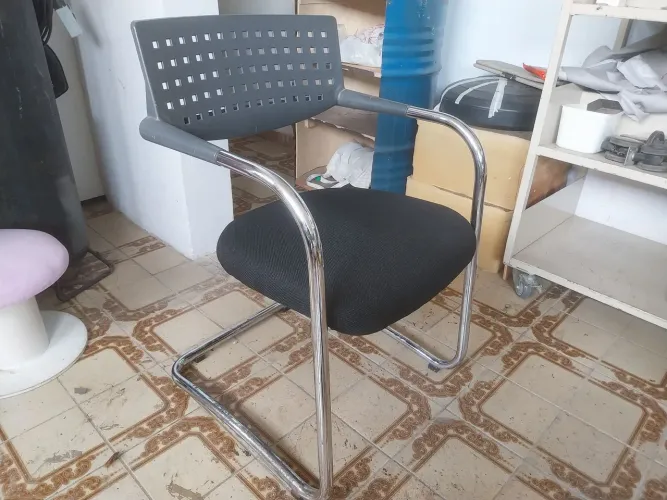 Cadeira cavaletti