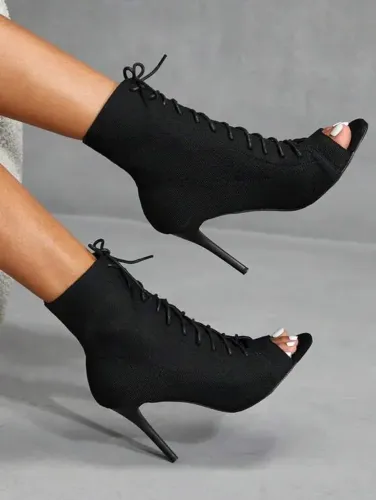 Sapato Feminino de salto com cadarço 