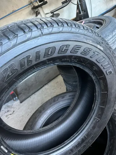 Pneu Bridgestone 265/60R18 Novo.