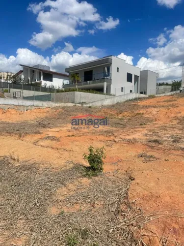 Excelente terreno com benfeitorias no Lago Dourado
