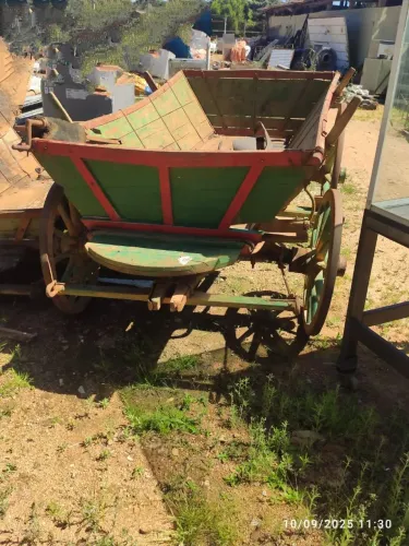 Carroça antiga de cavalo