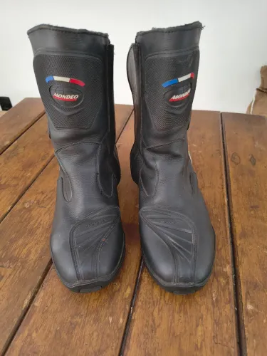 Botas de Moto MONDEO couro, Tam. 37 pouco usada