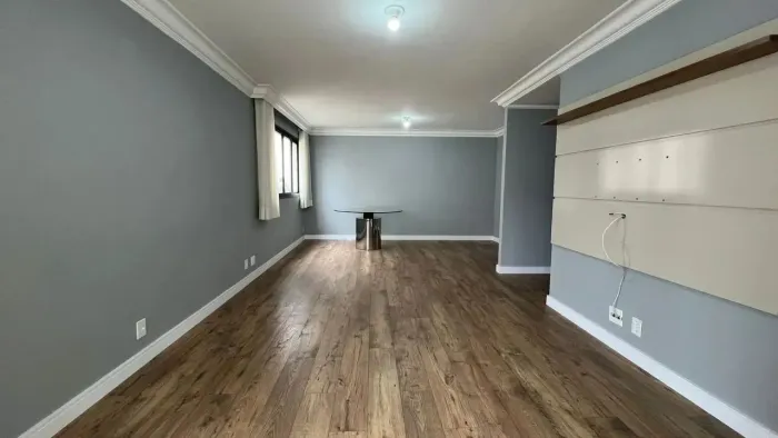 Imóvel para venda possui 119 metros quadrados com 3 quartos em Vila Hamburguesa - São Paul