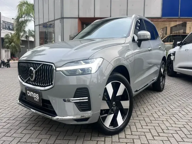 Volvo XC-60 T-8 Ultimate 2.0 AWD (híbrido) 2024