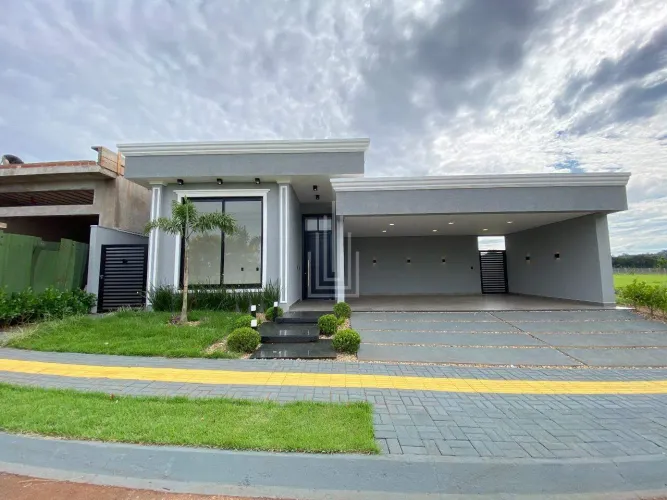 Casa térrea à venda localizada dentro do Condomínio Fechado Águas Claras em Foz do Iguaçu 