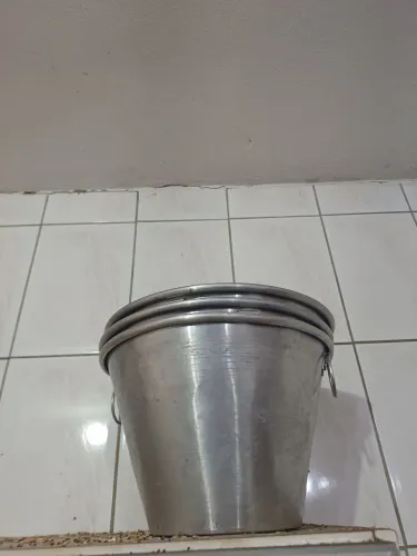 3 baldes de alumínio