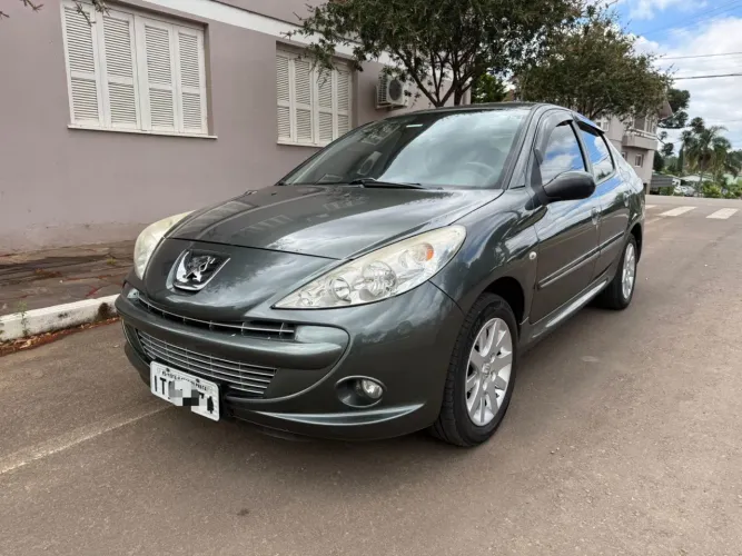 Peugeot 207 Sedan Passion XS 1.6 Flex 16V 4P AUT 2013