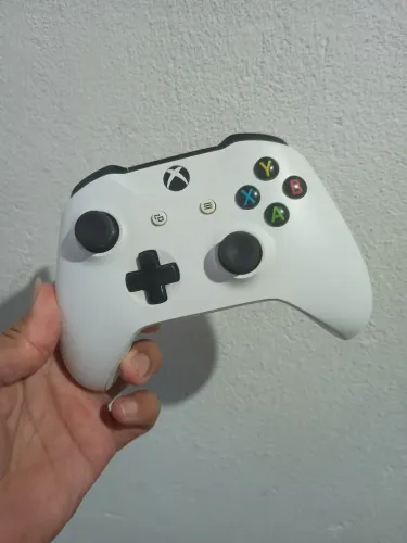 Controle Xbox one s + bateria venda ou troca em controle de ps5
