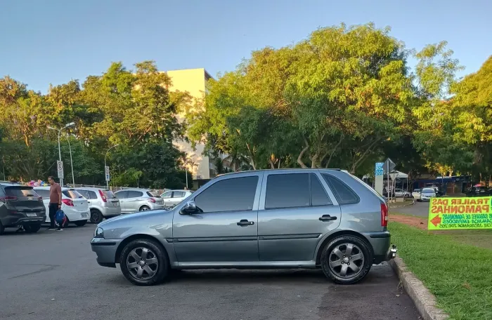 Volkswagen Gol Geração III Special 1.0 MI 8V Gasolina Mec. 4P 2003