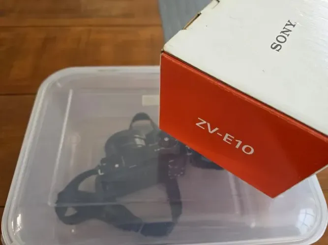 Câmera Sony ZV-E10 (398 cliques) + Lente do Kit