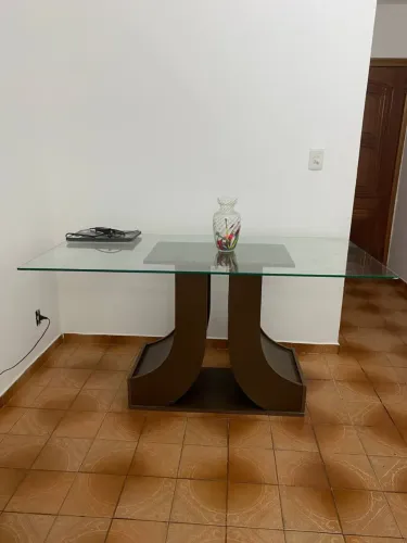 Mesa grande de vidro