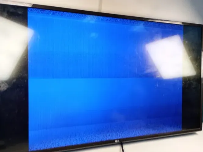 Smart TV LED LG 43" 43LJ5500 (Defeito na Tela / Placas Funcionando / Sucata)