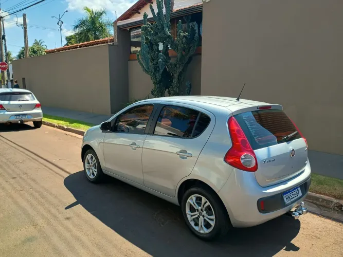 Fiat Palio Essence 1.6 Flex 16V 5P 2013