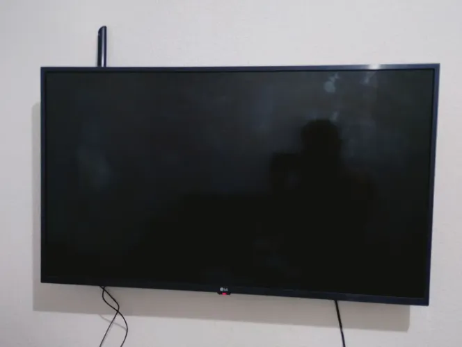 Vendo TV 43 POLEGADAS
