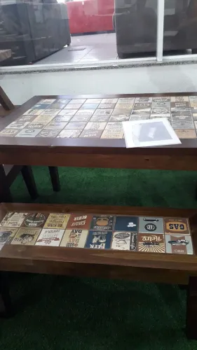 Mesa com ladrilho estilo vintage