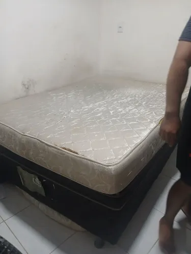 Cama box com colchão 