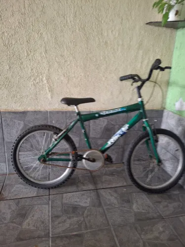 Vendendo esta bicicleta