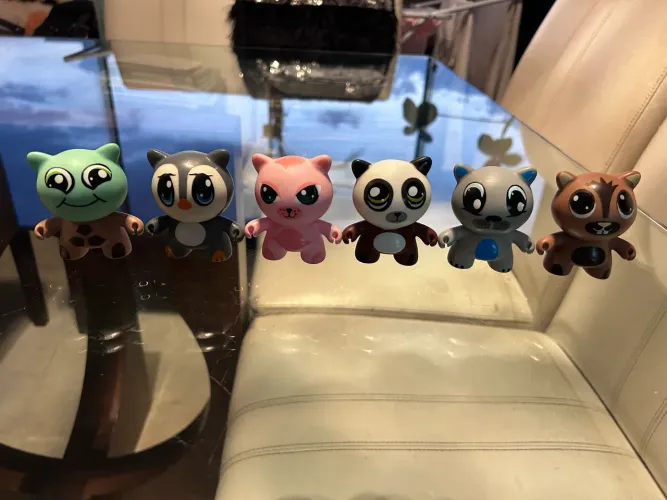 Bichinhos Olhudos / Cute Pets / Mini Pets Olhudos / YooHoo & Friends + Moshi Monsters