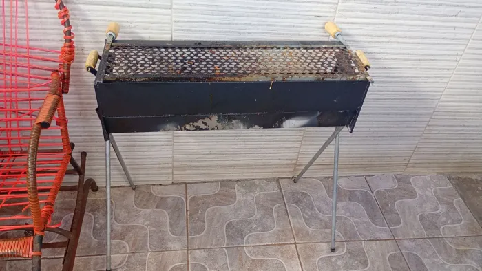 Churrasqueiro para espetinho