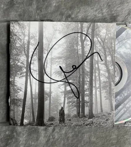 CD FOLKORE AUTOGRAFADO TAYLOR SWIFT