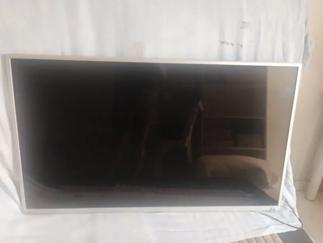 Tv Philco 55 polegadas, necessita de conserto na luz de led para ligar .