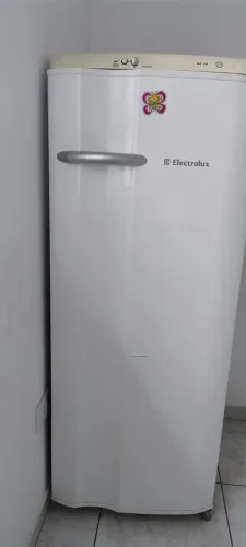 Geladeira Branca Eletrolux