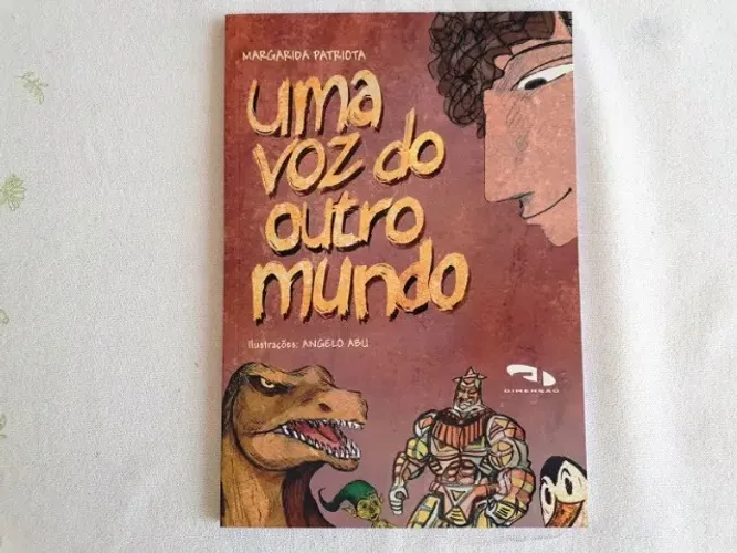 Livro Uma Voz Do Outro Mundo - Margarida Patriota