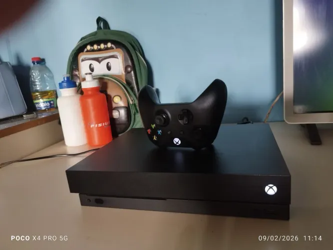 Xbox one x sem controle...