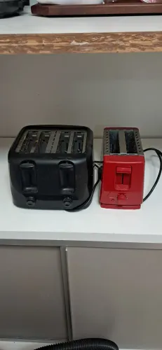 Torradeiras 2 e 4 lugares 220v (20 e 30 reais)