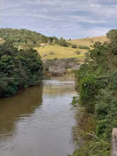 Linda fazenda á venda em Natividade da Serra