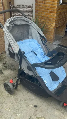 Carrinho de bebê Cosco
