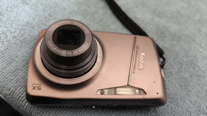 CAMERA KODAK EASYSHARE M550