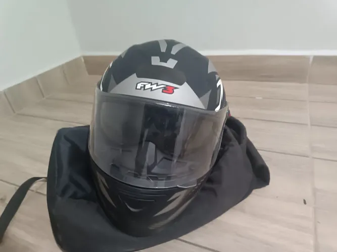 Capacete