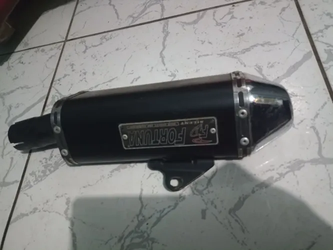 Ponteira de escapamento, fortuna para cb 300 e outras motos 