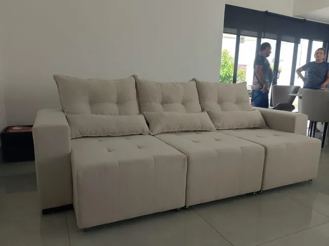 Sofá retrátil.
