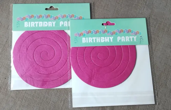 Enfeite de papel espiral rosa