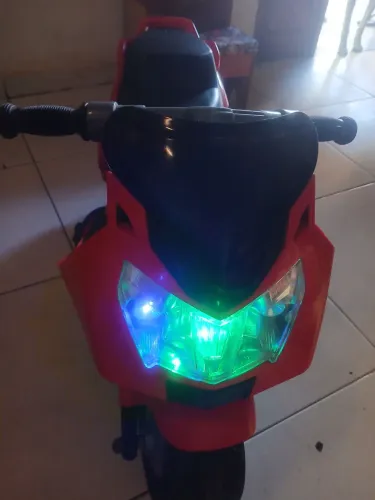 Moto infantil elétrica 