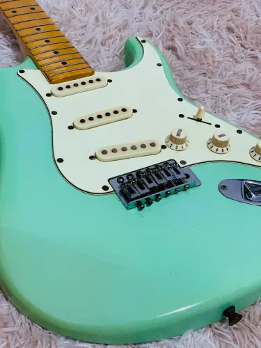 Guitarra tagima 530
