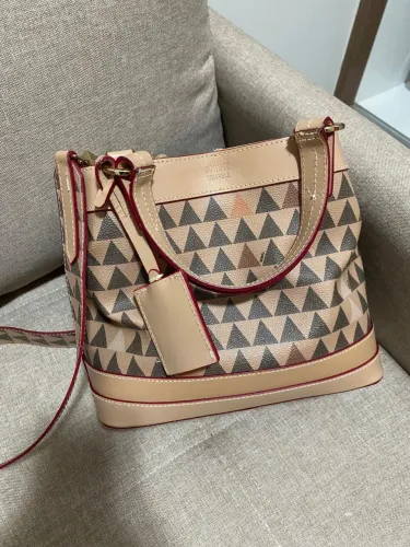 Vendo bolsa Schutz
