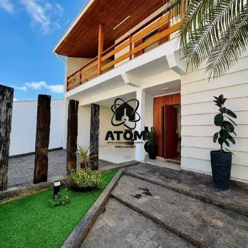 Linda casa com piscina para venda em ótima localização