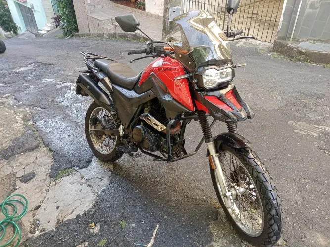Moto SHI 175 Carburada