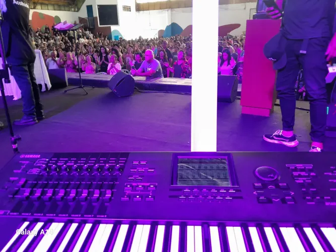 Motif xf6 impecável 