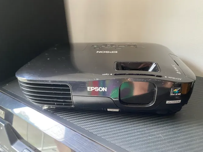 Projetor Epson PowerLite W10+ usado